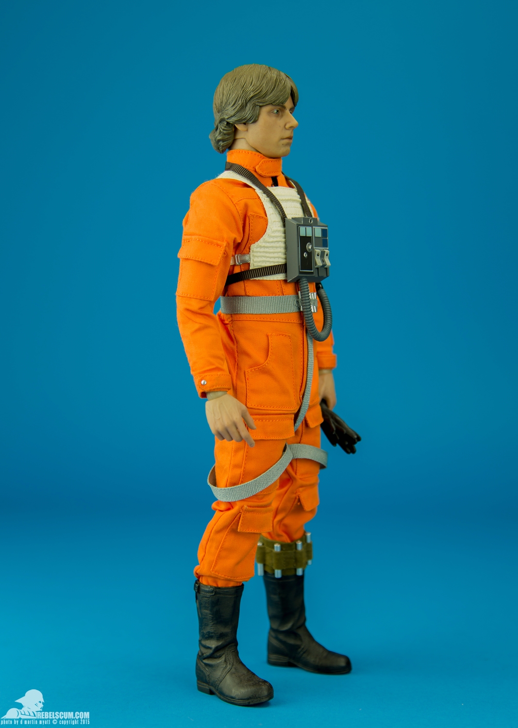 Luke-Skywalker-Red-Five-X-Wing-Pilot-Sideshow-Collectibles-002.jpg