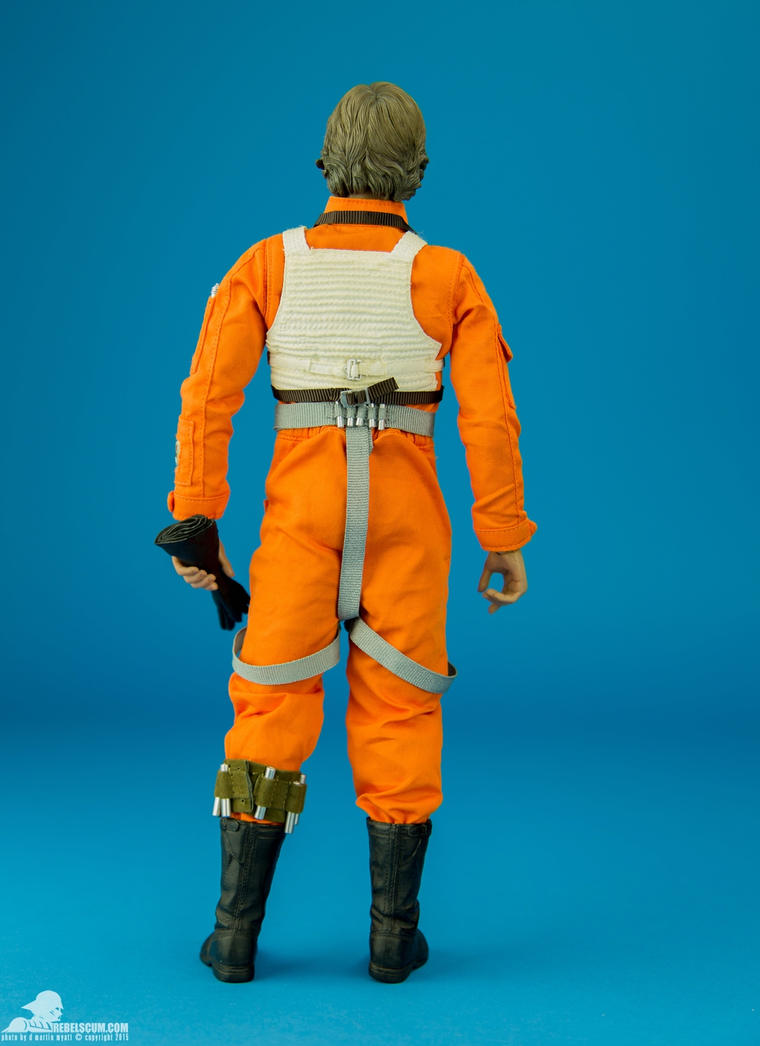 Luke-Skywalker-Red-Five-X-Wing-Pilot-Sideshow-Collectibles-004.jpg