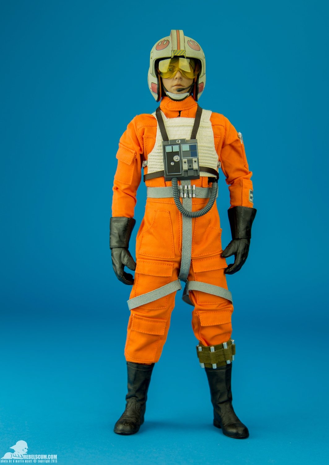 Luke-Skywalker-Red-Five-X-Wing-Pilot-Sideshow-Collectibles-005.jpg