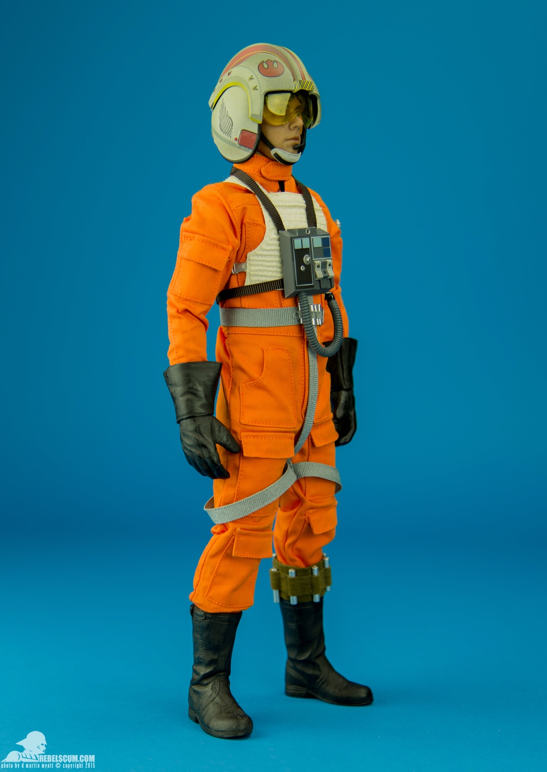Luke-Skywalker-Red-Five-X-Wing-Pilot-Sideshow-Collectibles-006.jpg