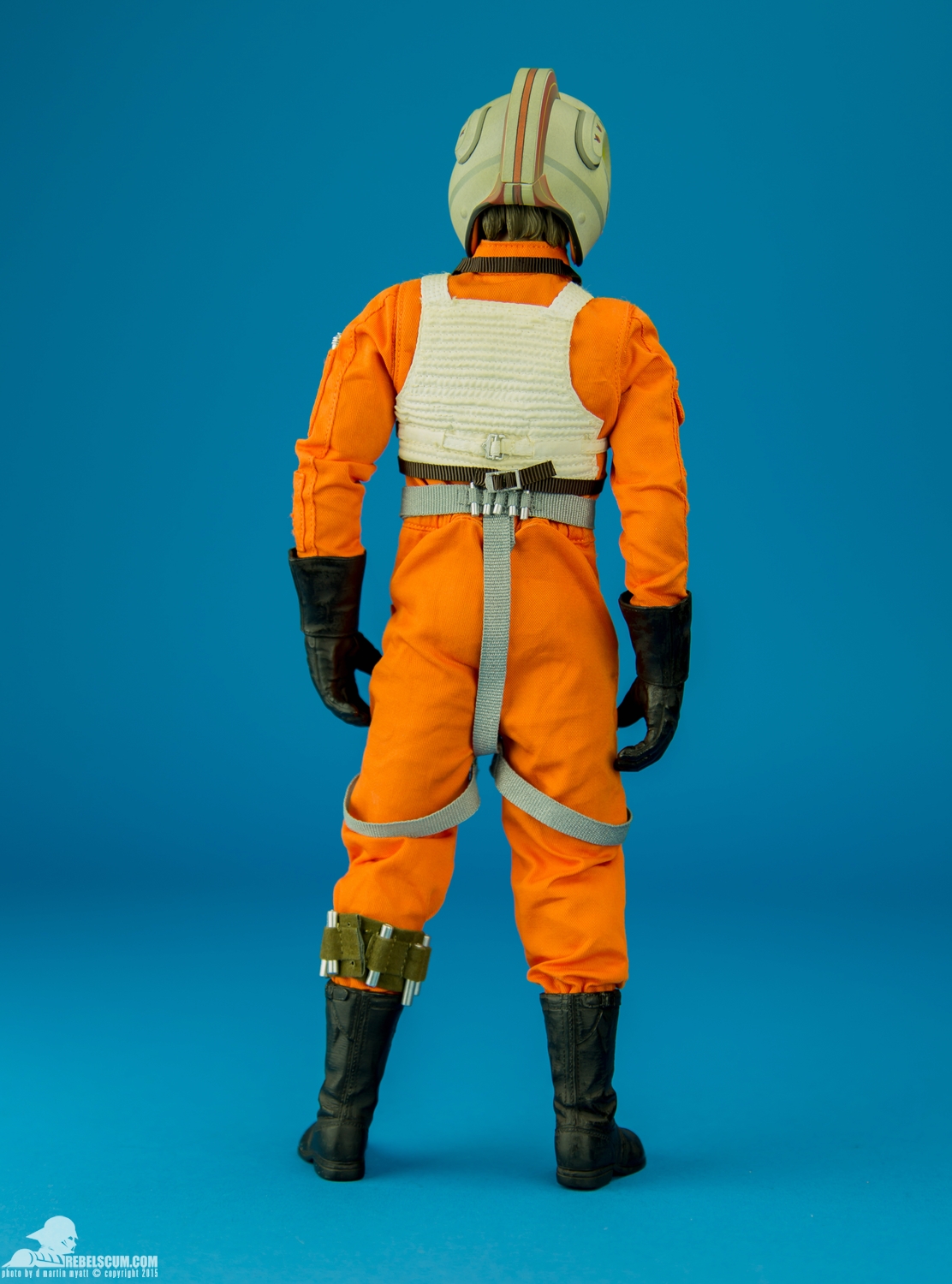 Luke-Skywalker-Red-Five-X-Wing-Pilot-Sideshow-Collectibles-008.jpg