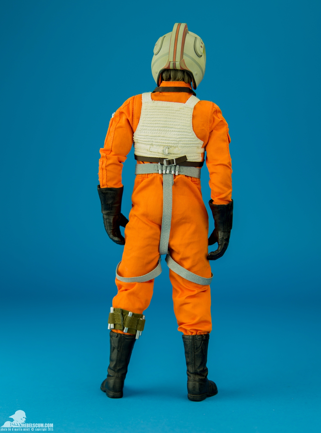 Luke-Skywalker-Red-Five-X-Wing-Pilot-Sideshow-Collectibles-008.jpg
