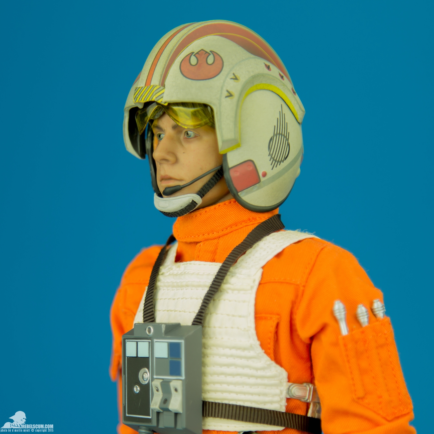 Luke-Skywalker-Red-Five-X-Wing-Pilot-Sideshow-Collectibles-011.jpg