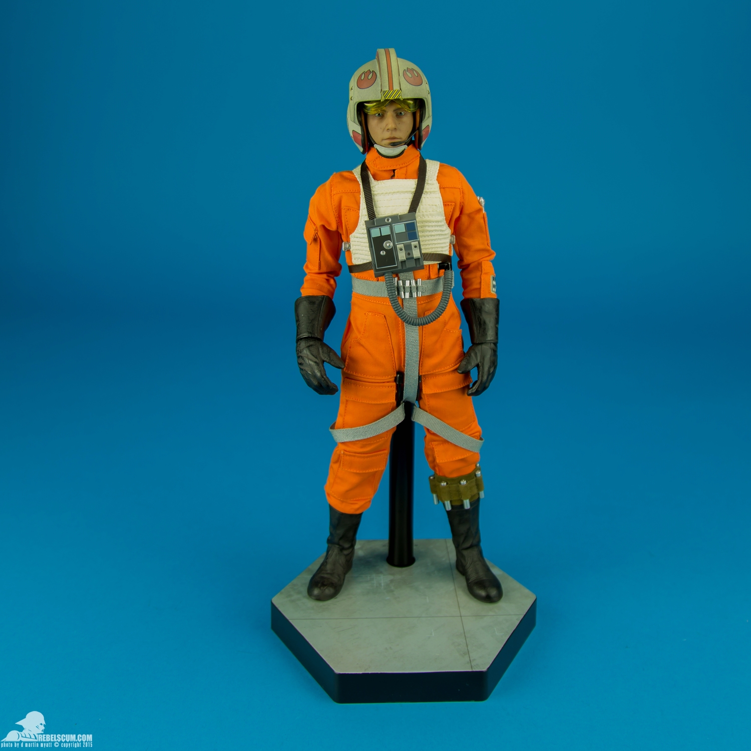 Luke-Skywalker-Red-Five-X-Wing-Pilot-Sideshow-Collectibles-027.jpg