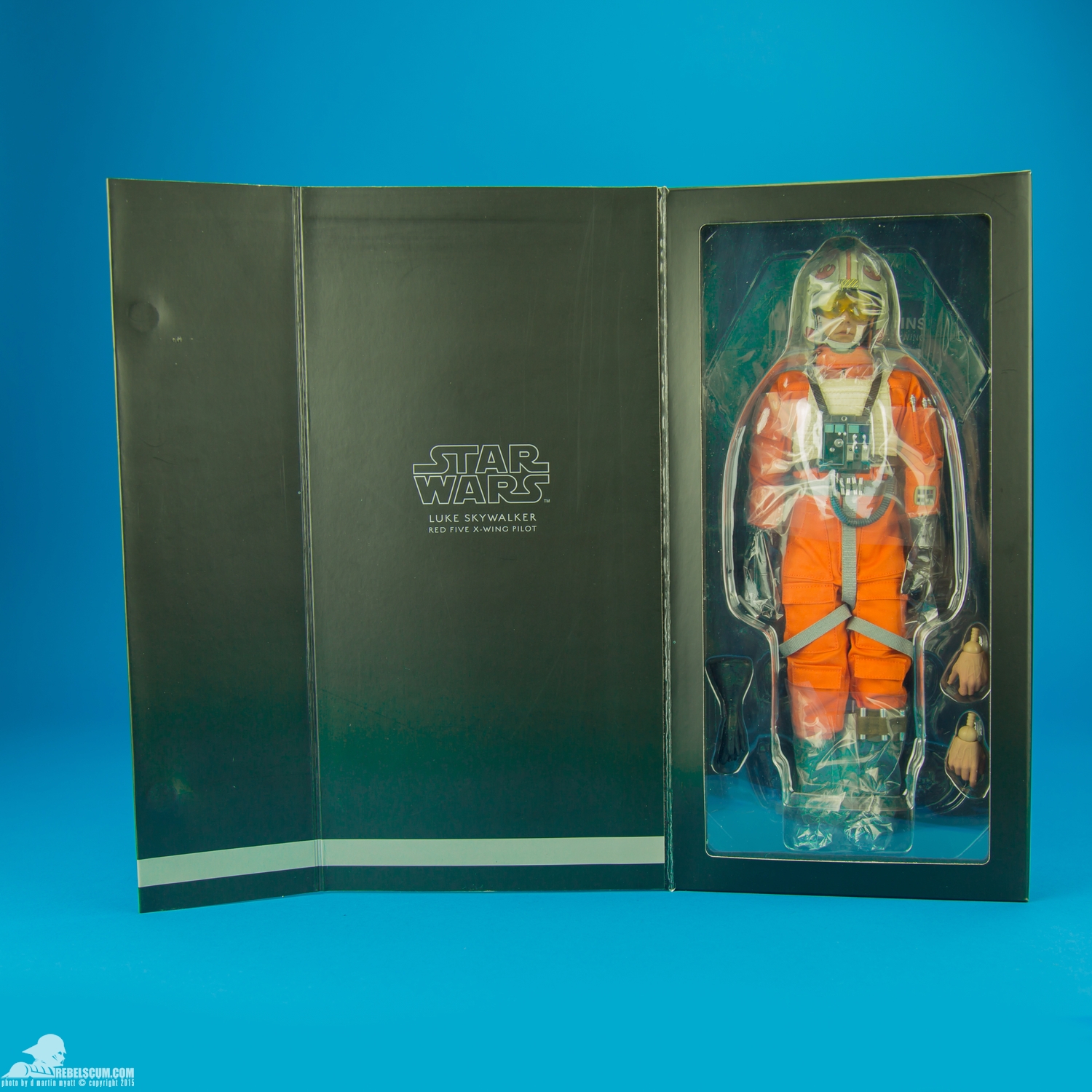 Luke-Skywalker-Red-Five-X-Wing-Pilot-Sideshow-Collectibles-035.jpg