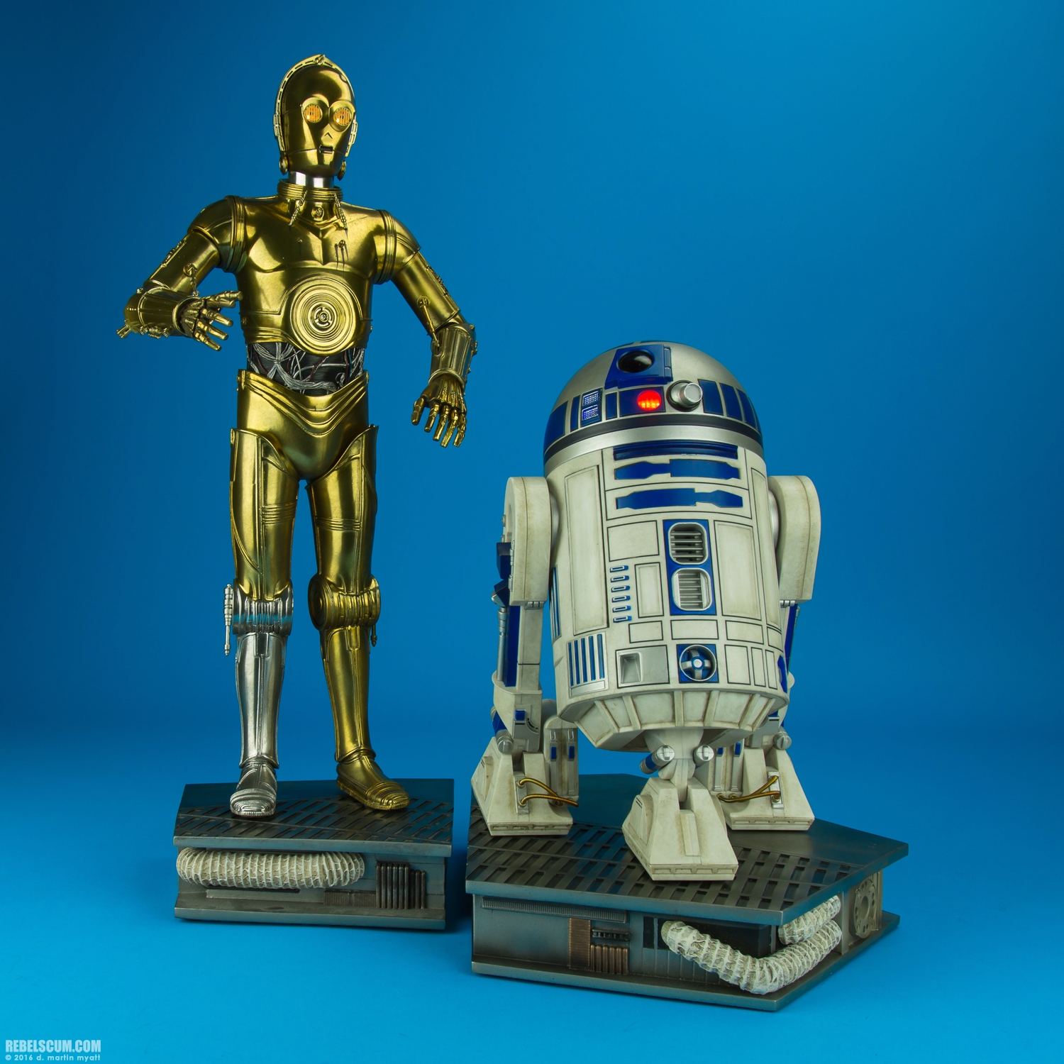 R2-D2-Premium-Format-Figure-Sideshow-Collectibles-017.jpg