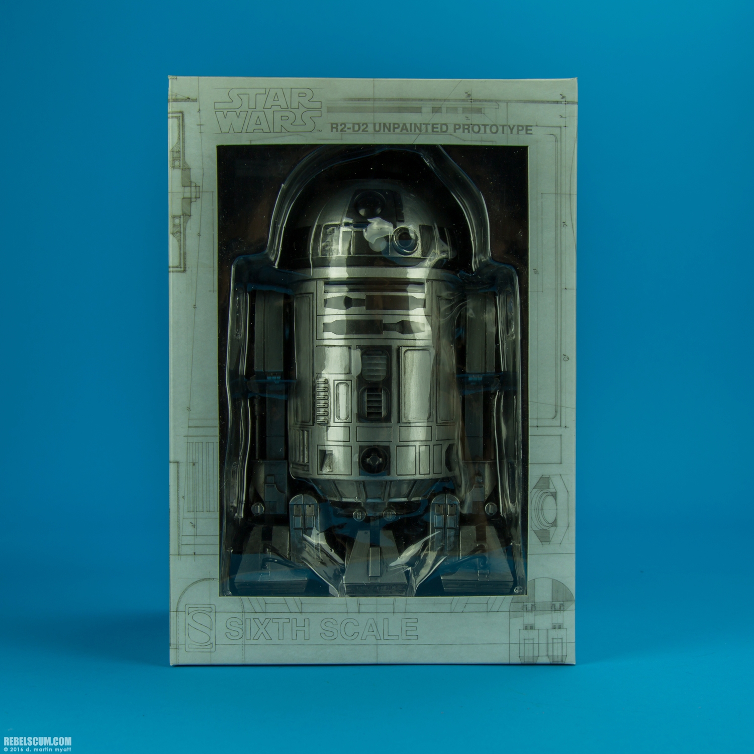 R2-D2-Unpainted-Prototype-2016-SDCC-Sideshow-016.jpg