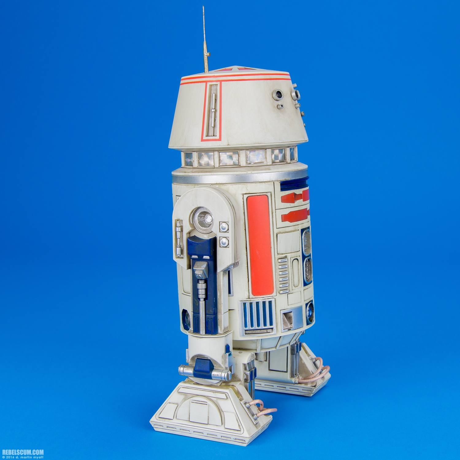 R5-D4-Sixth-Scale-Figure-Sideshow-Collectibles-Star-Wars-002.jpg
