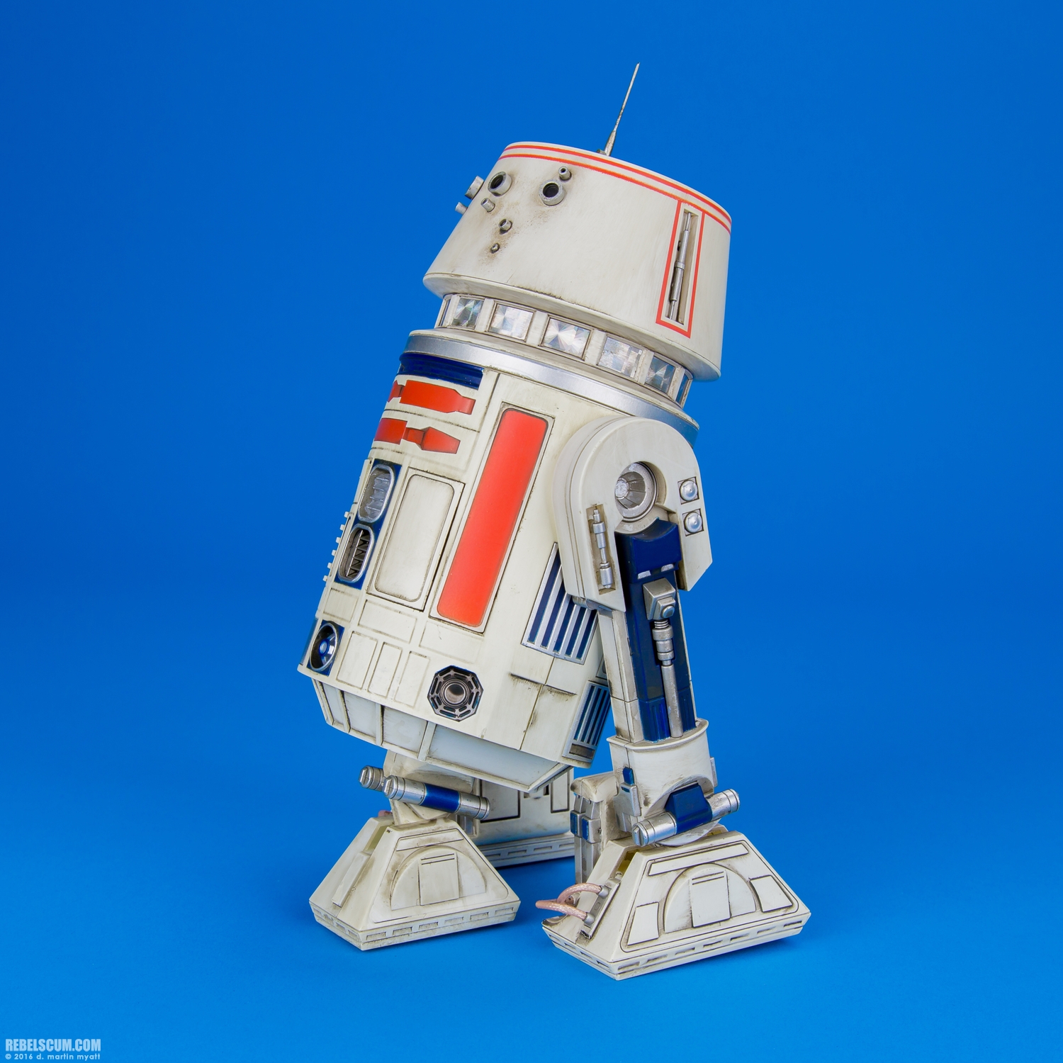 R5-D4-Sixth-Scale-Figure-Sideshow-Collectibles-Star-Wars-007.jpg