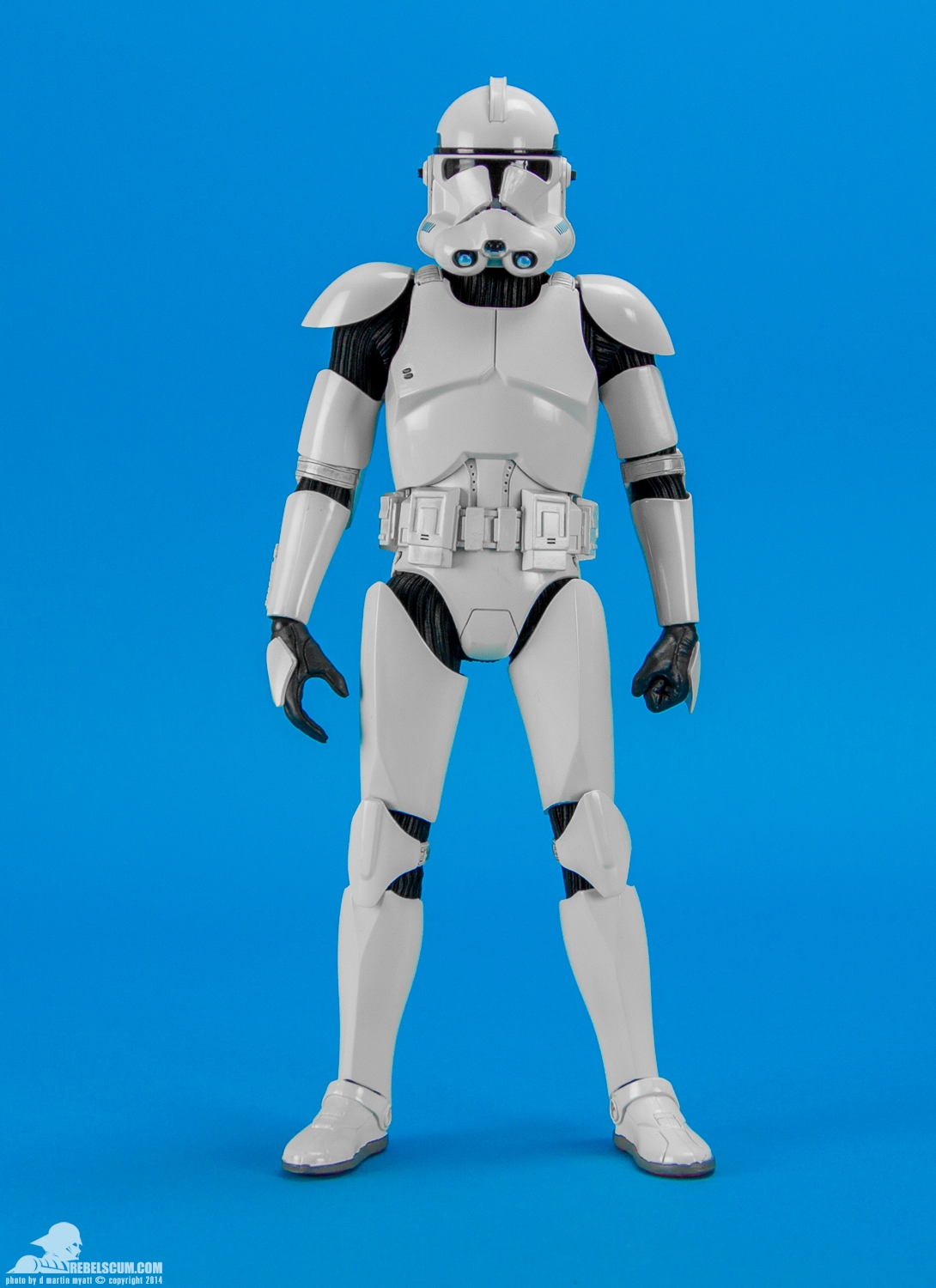 Shiny-Clone-Trooper-Deluxe-Sixth-Scale-Figure-Sideshow-005.jpg