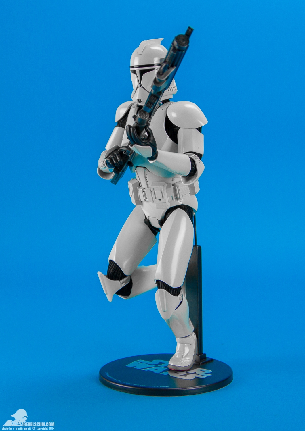 Shiny-Clone-Trooper-Deluxe-Sixth-Scale-Figure-Sideshow-016.jpg