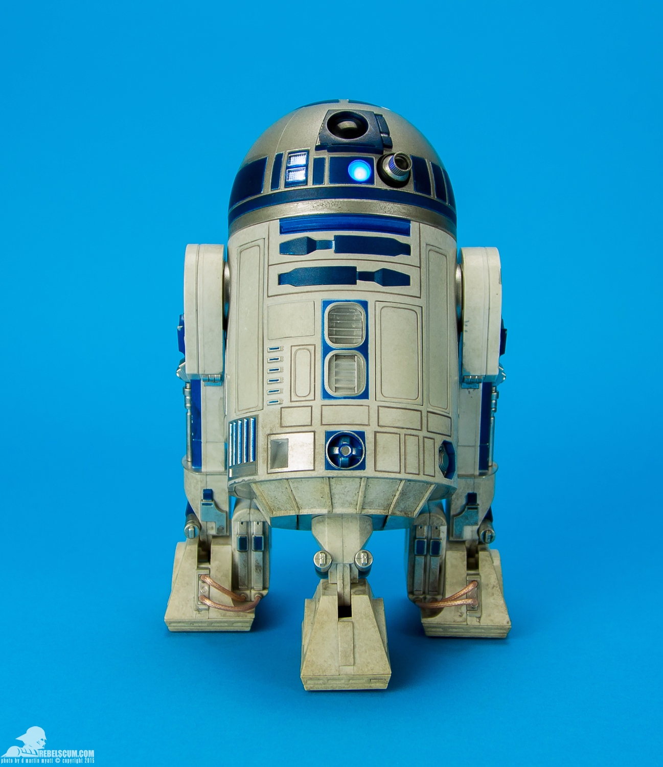 Sideshow-Collectibles-R2-D2-Sixth-Scale-Figure-Review-005.jpg