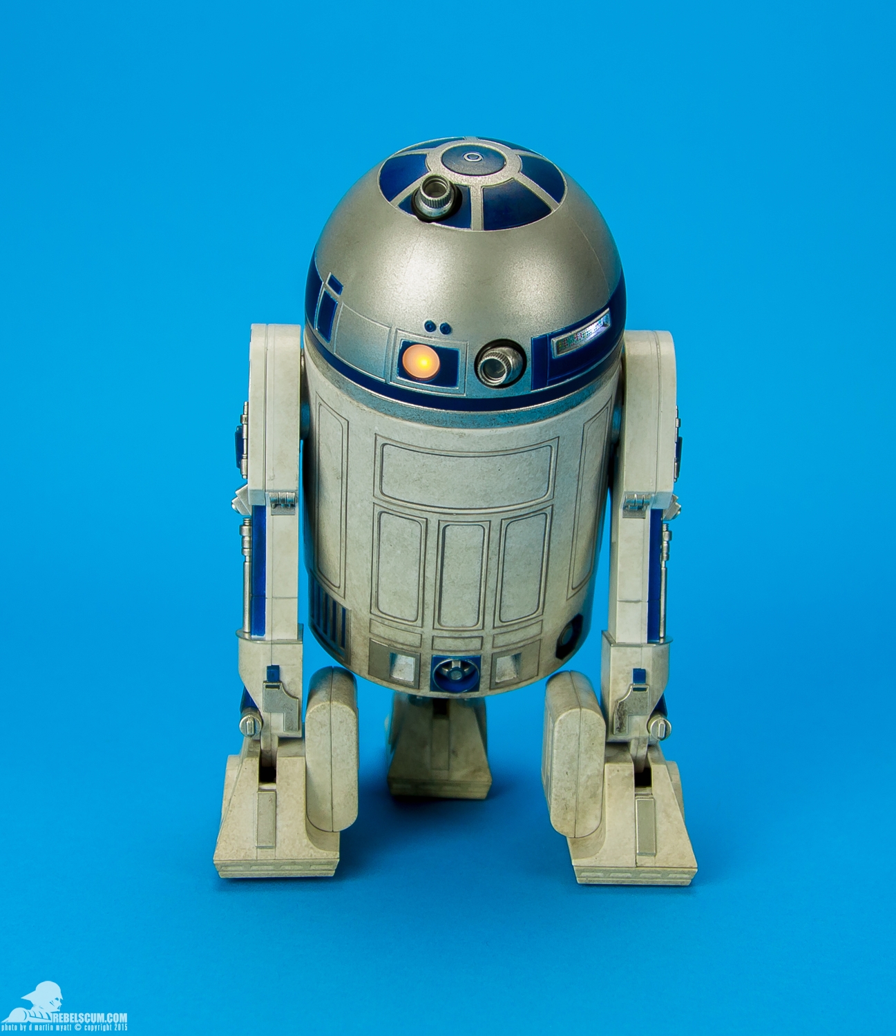 Sideshow-Collectibles-R2-D2-Sixth-Scale-Figure-Review-008.jpg