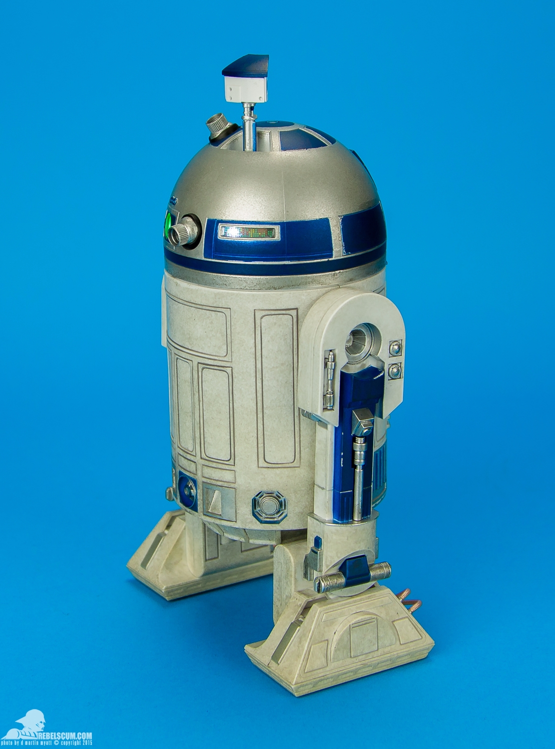 Sideshow-Collectibles-R2-D2-Sixth-Scale-Figure-Review-046.jpg