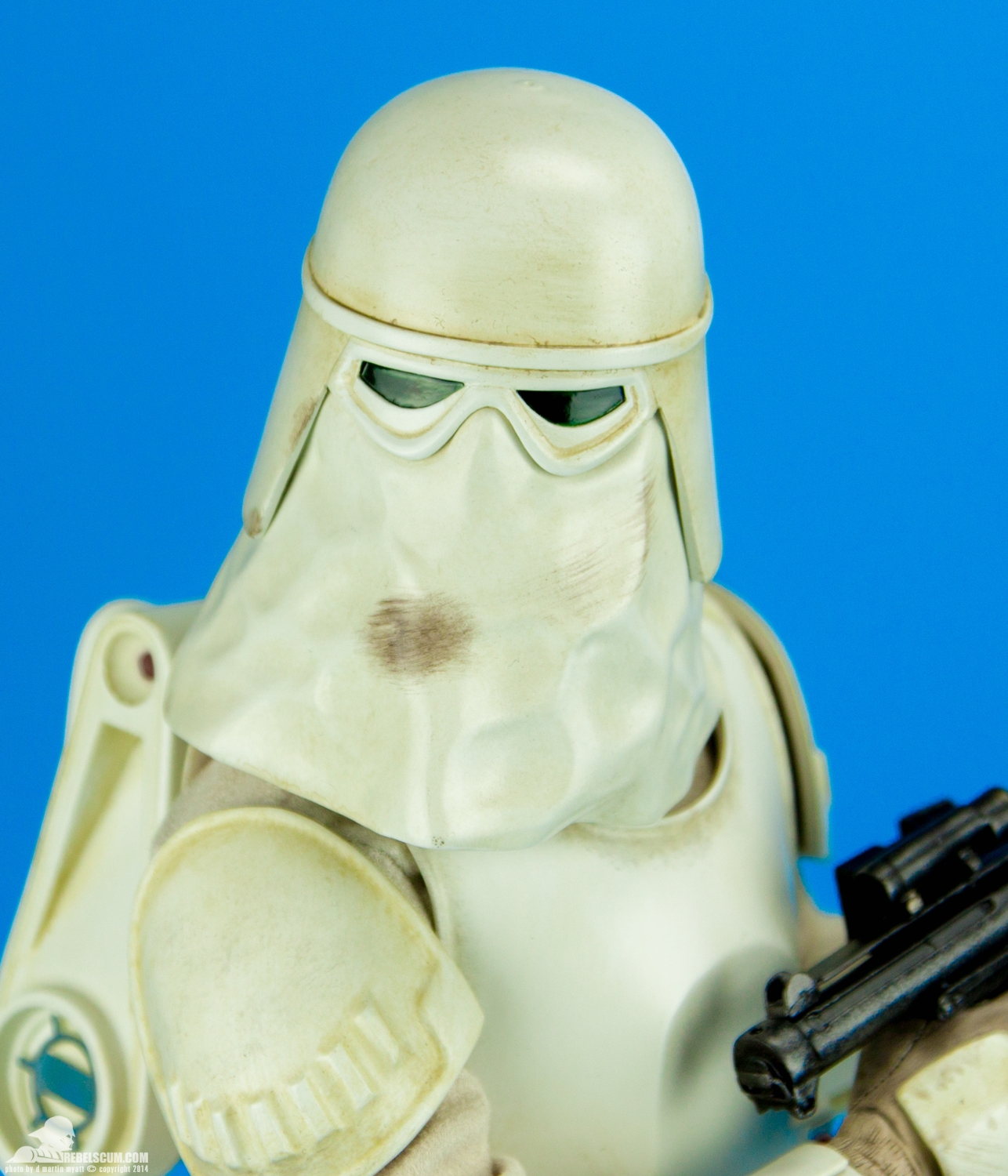 Snowtrooper-Premium-Format-Figure-Sideshow-Collectibles-005.jpg