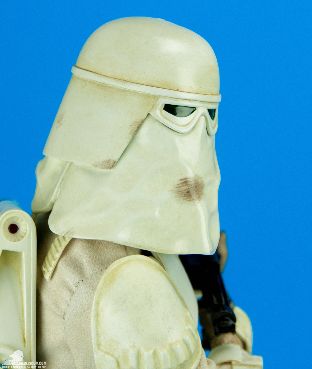 Snowtrooper-Premium-Format-Figure-Sideshow-Collectibles-006.jpg