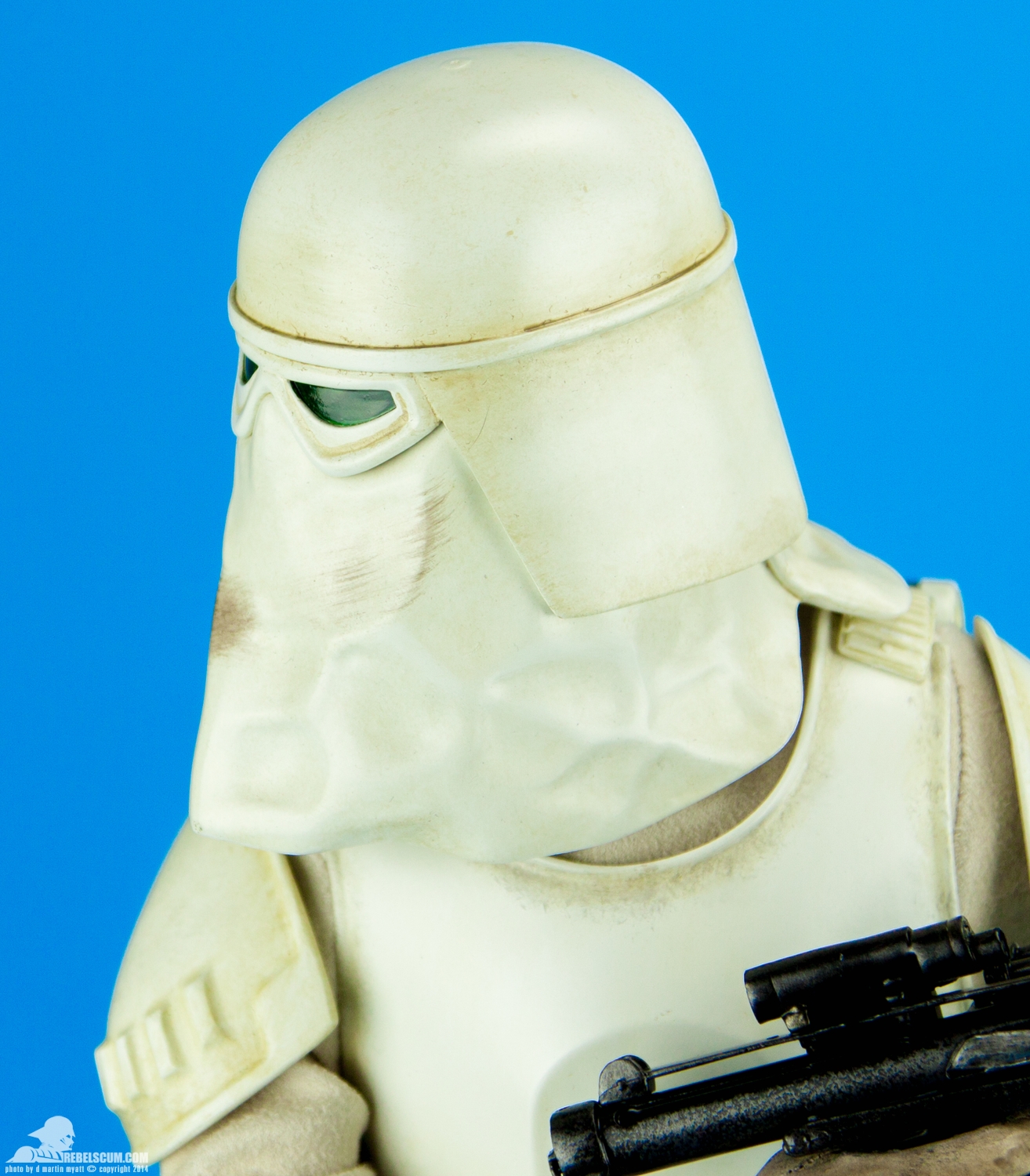 Snowtrooper-Premium-Format-Figure-Sideshow-Collectibles-007.jpg