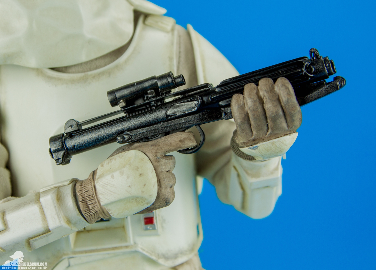 Snowtrooper-Premium-Format-Figure-Sideshow-Collectibles-010.jpg