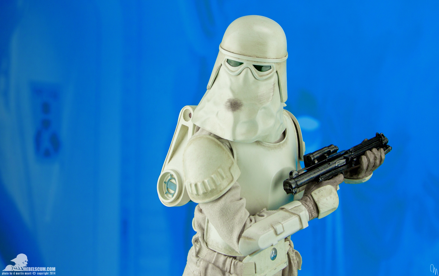 Snowtrooper-Premium-Format-Figure-Sideshow-Collectibles-013.jpg