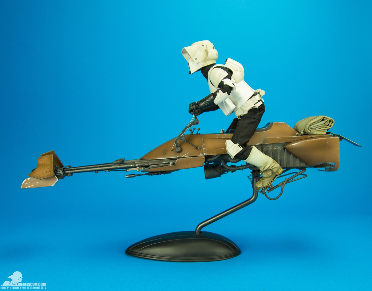 Speeder-Bike-Sixth-Scale-Figure-Sideshow-Collectibles-007.jpg