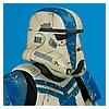 Stormtrooper-Commander-Premium-Format-Figure-Sideshow-006.jpg