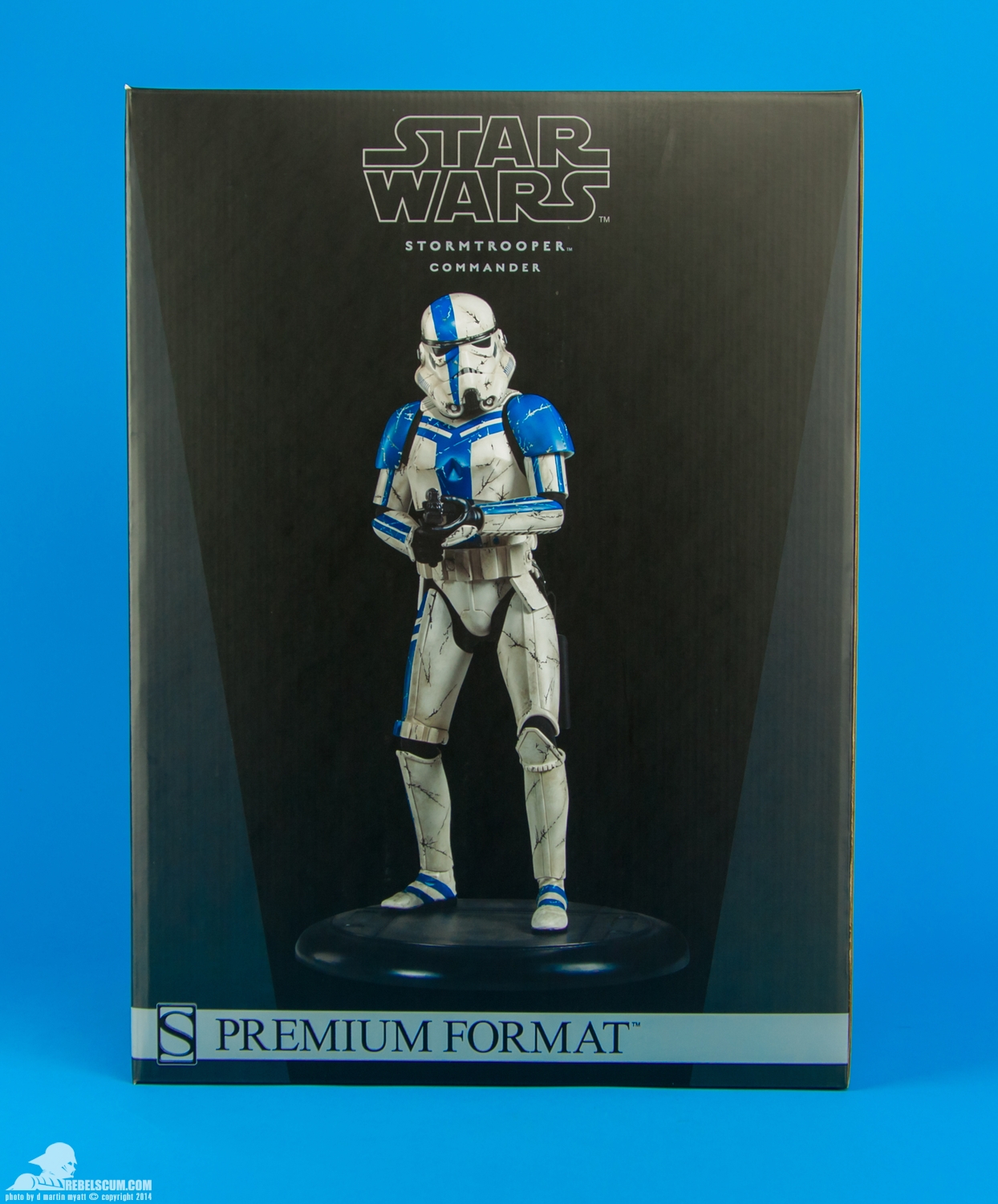 Stormtrooper-Commander-Premium-Format-Figure-Sideshow-015.jpg