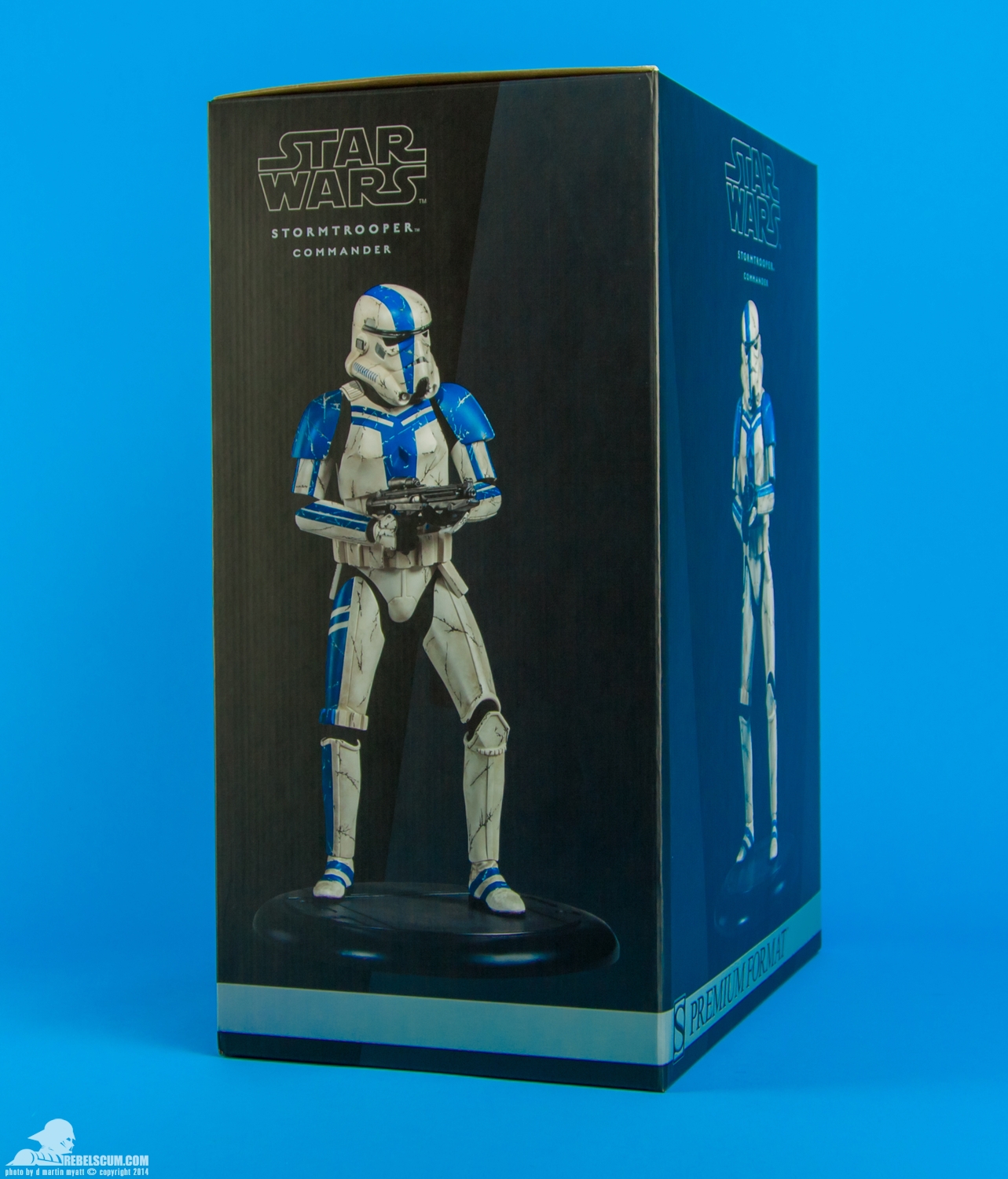 Stormtrooper-Commander-Premium-Format-Figure-Sideshow-016.jpg