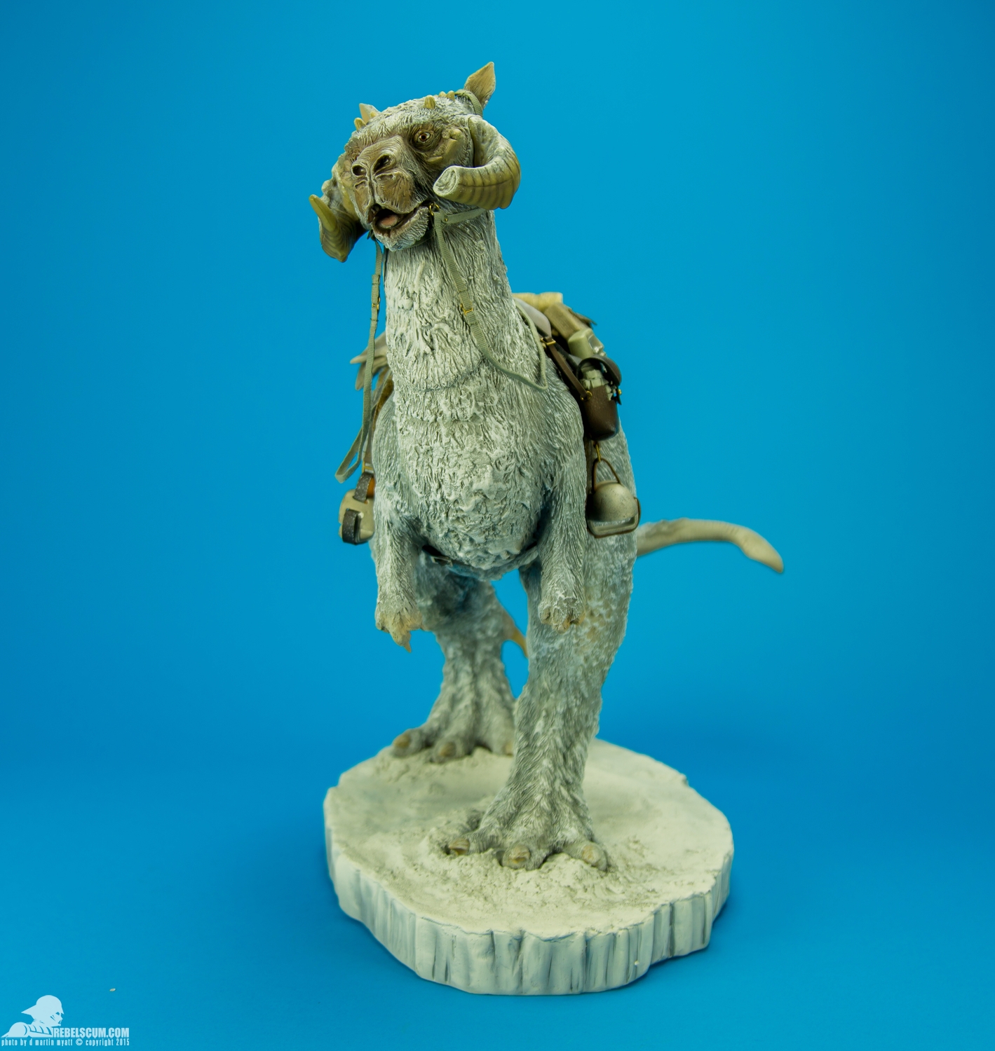 sideshow collectibles tauntaun