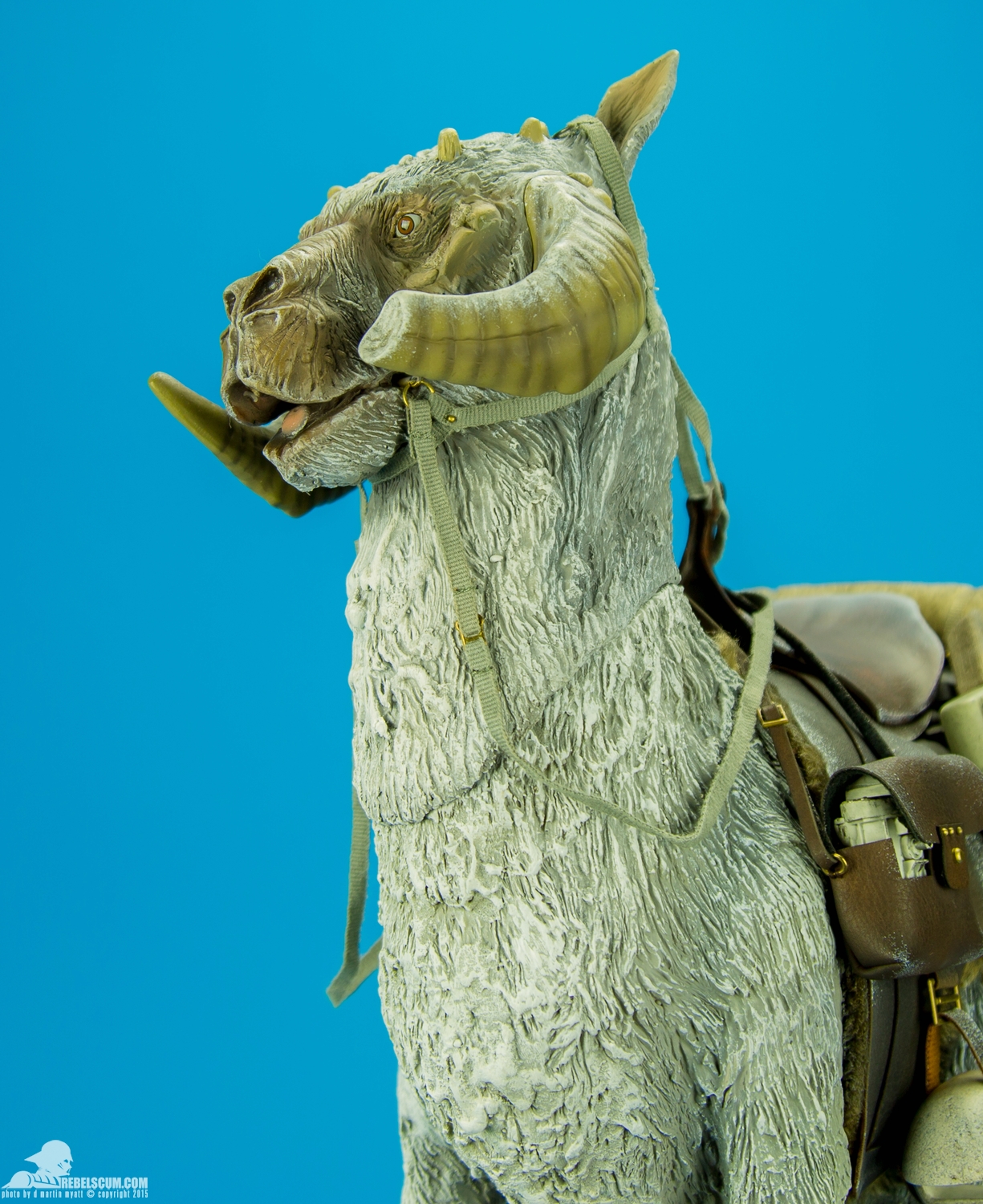 Tauntaun-Sixth-Scale-Sideshow-Collectibles-Star-Wars-007.jpg