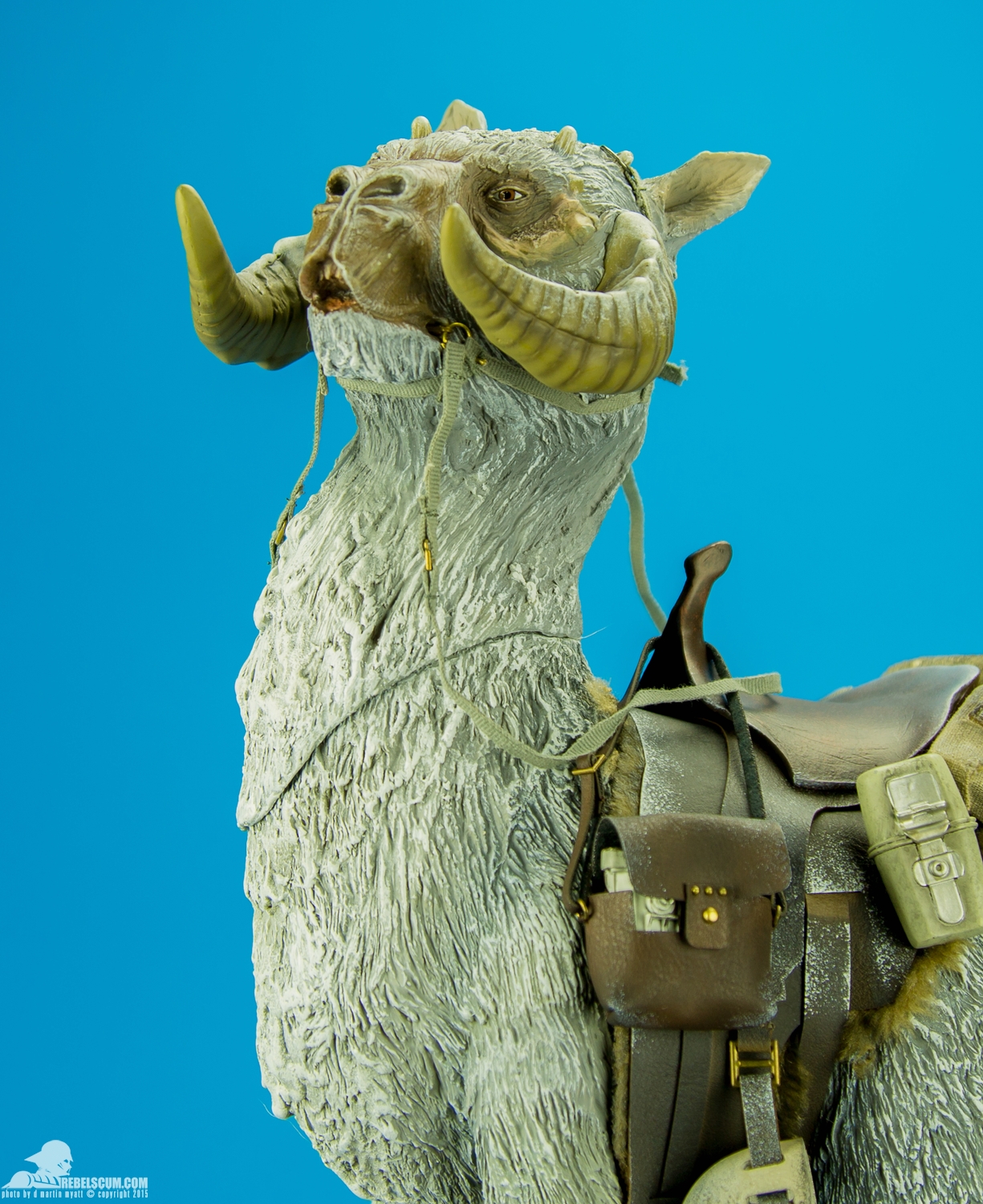 Tauntaun-Sixth-Scale-Sideshow-Collectibles-Star-Wars-019.jpg