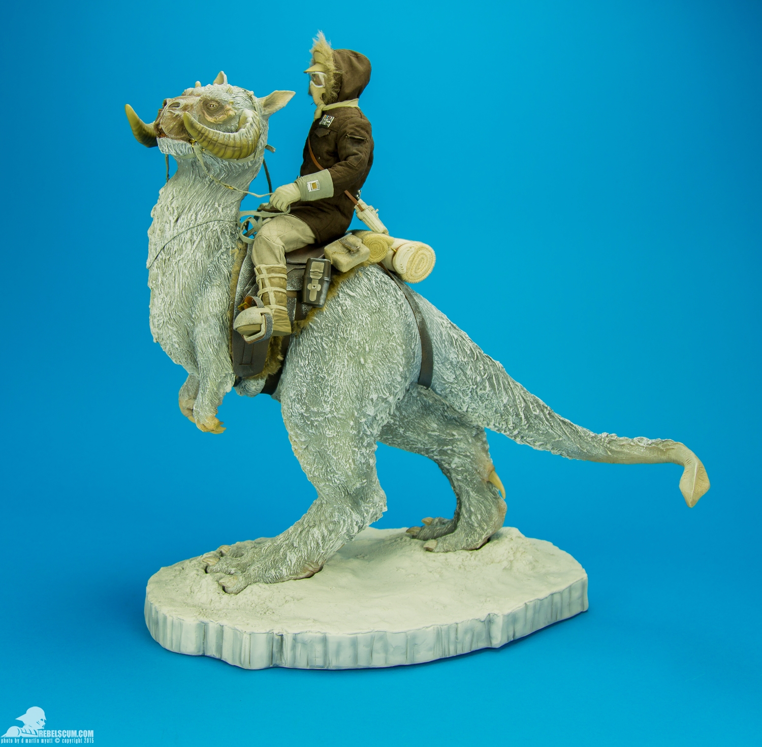 sideshow collectibles tauntaun
