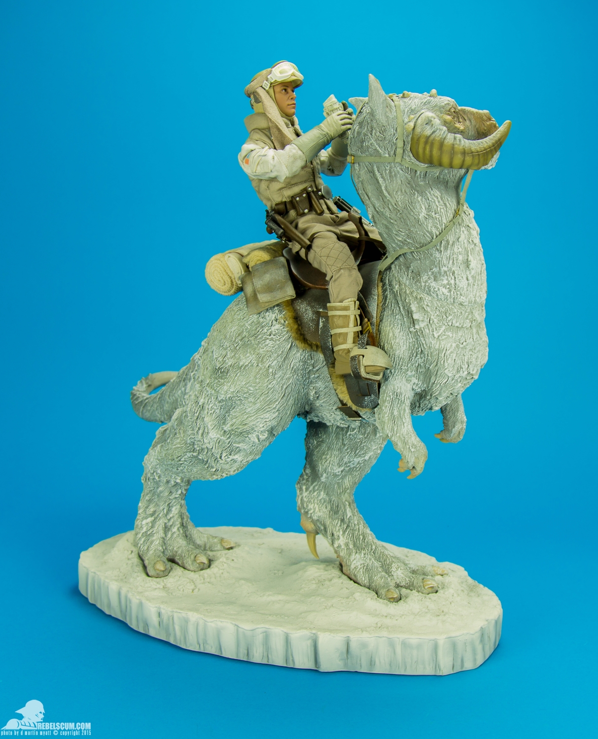 sideshow collectibles tauntaun