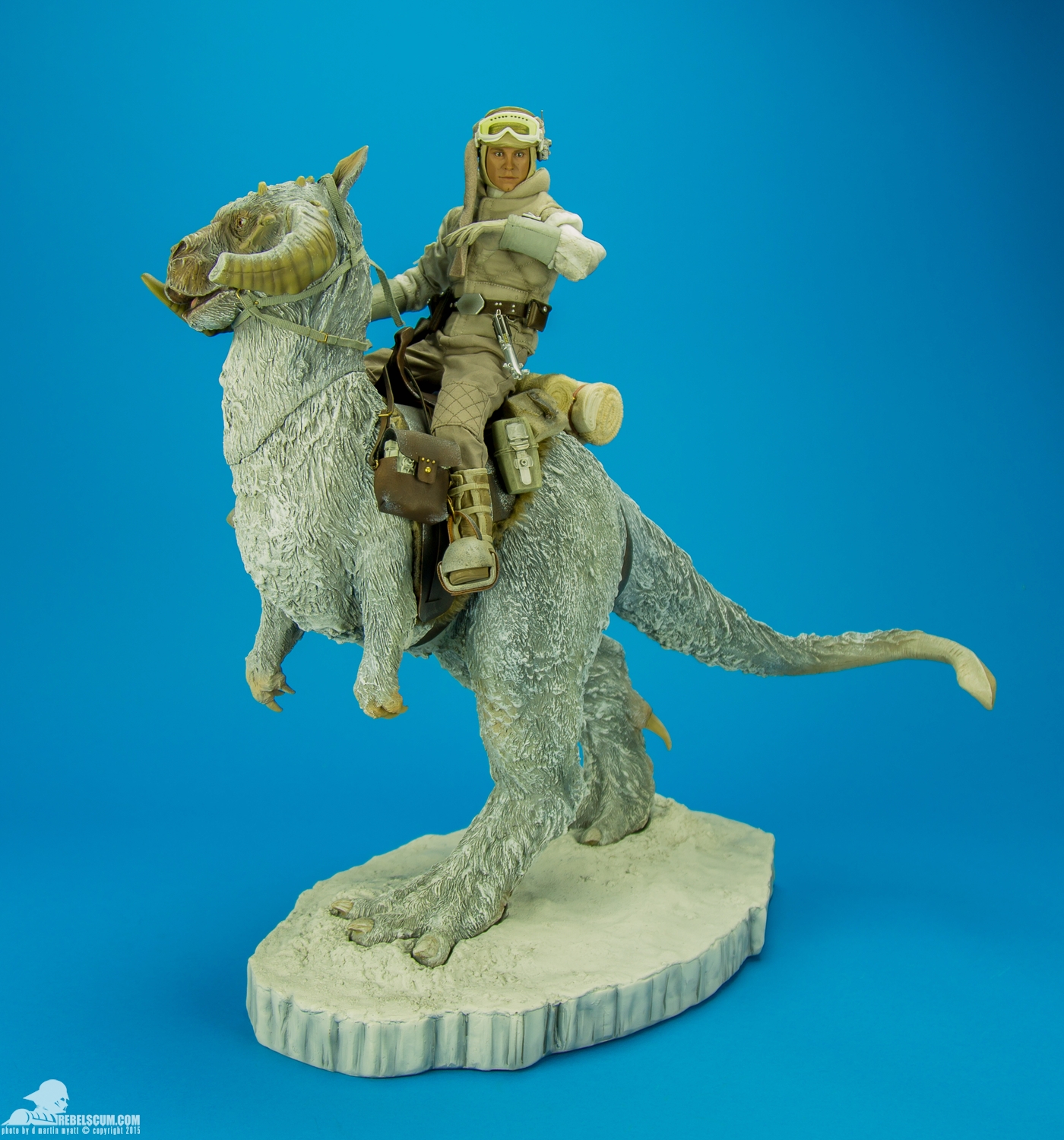 sideshow collectibles tauntaun
