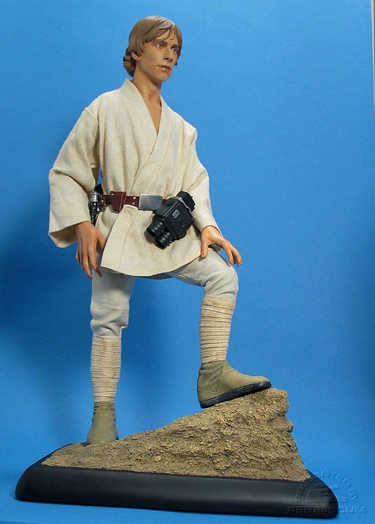 Luke Skywalker Premium Figure
