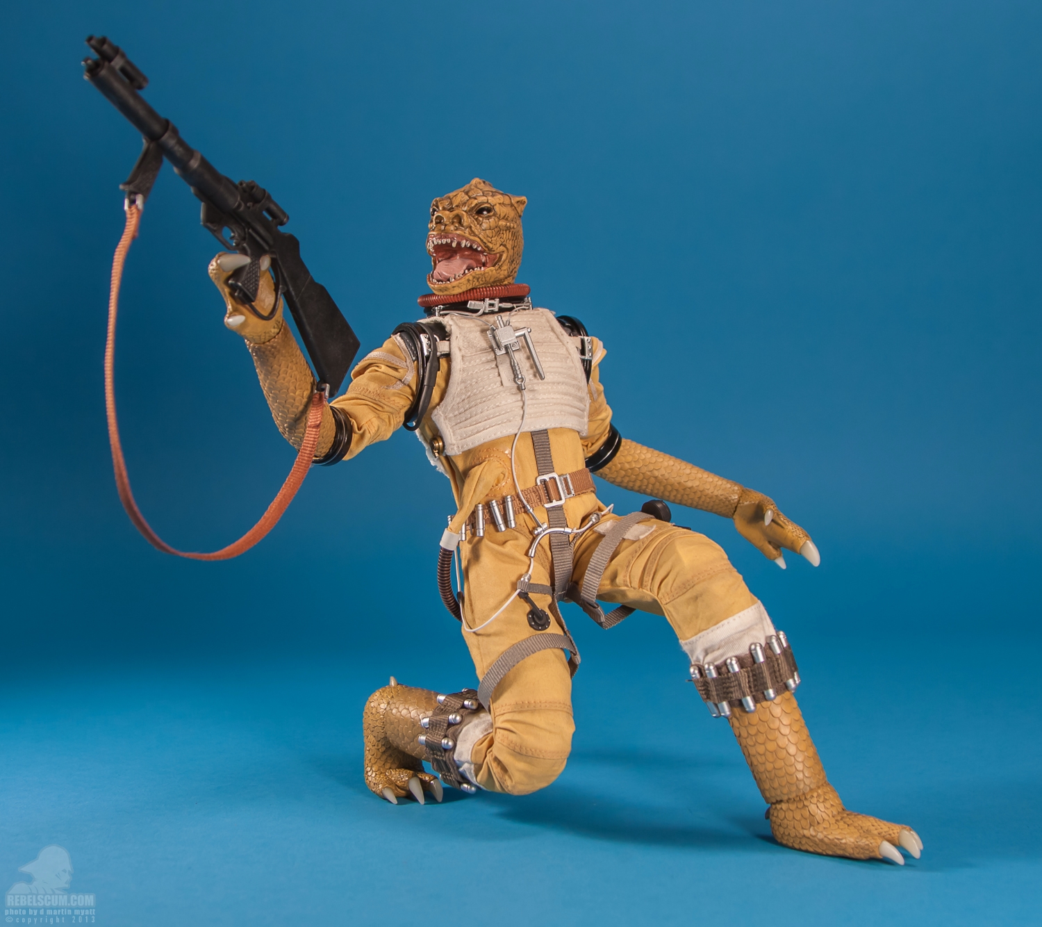 Bossk_Scum_Villainy_Star_Wars_Sideshow_Collectibles-28.jpg