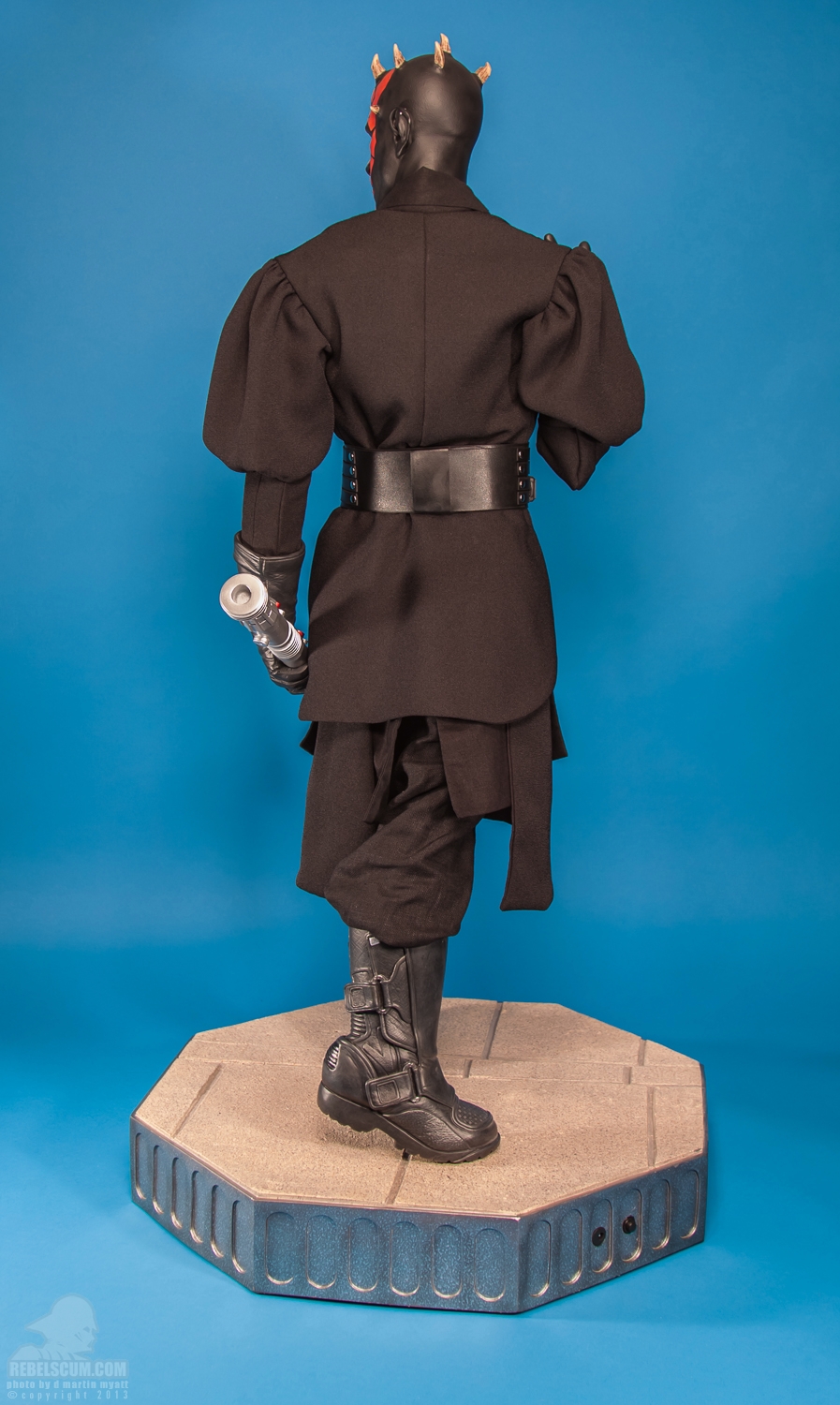 Darth_Maul_Legendary_Scale_Figure_Sideshow_Collectibles-04.jpg