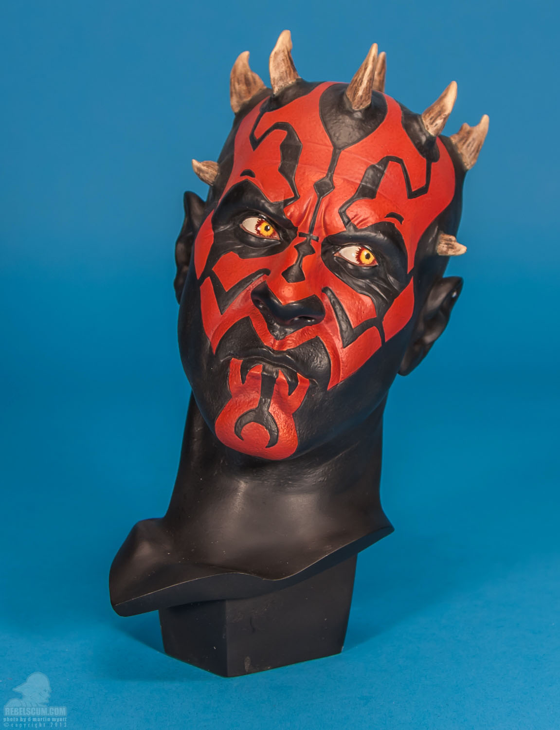Darth_Maul_Legendary_Scale_Figure_Sideshow_Collectibles-19.jpg