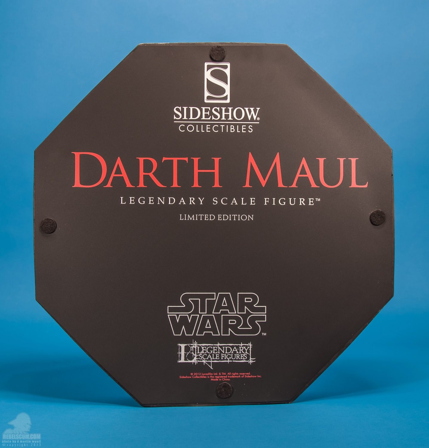 Darth_Maul_Legendary_Scale_Figure_Sideshow_Collectibles-25.jpg