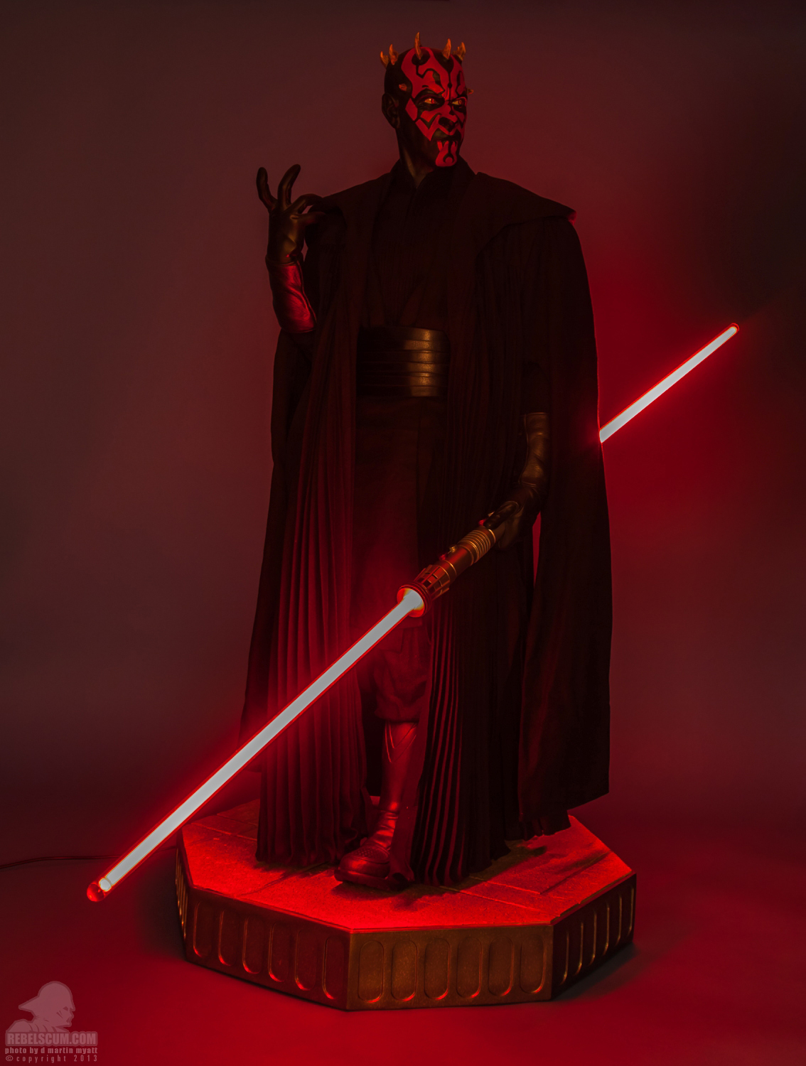 Darth_Maul_Legendary_Scale_Figure_Sideshow_Collectibles-26.jpg