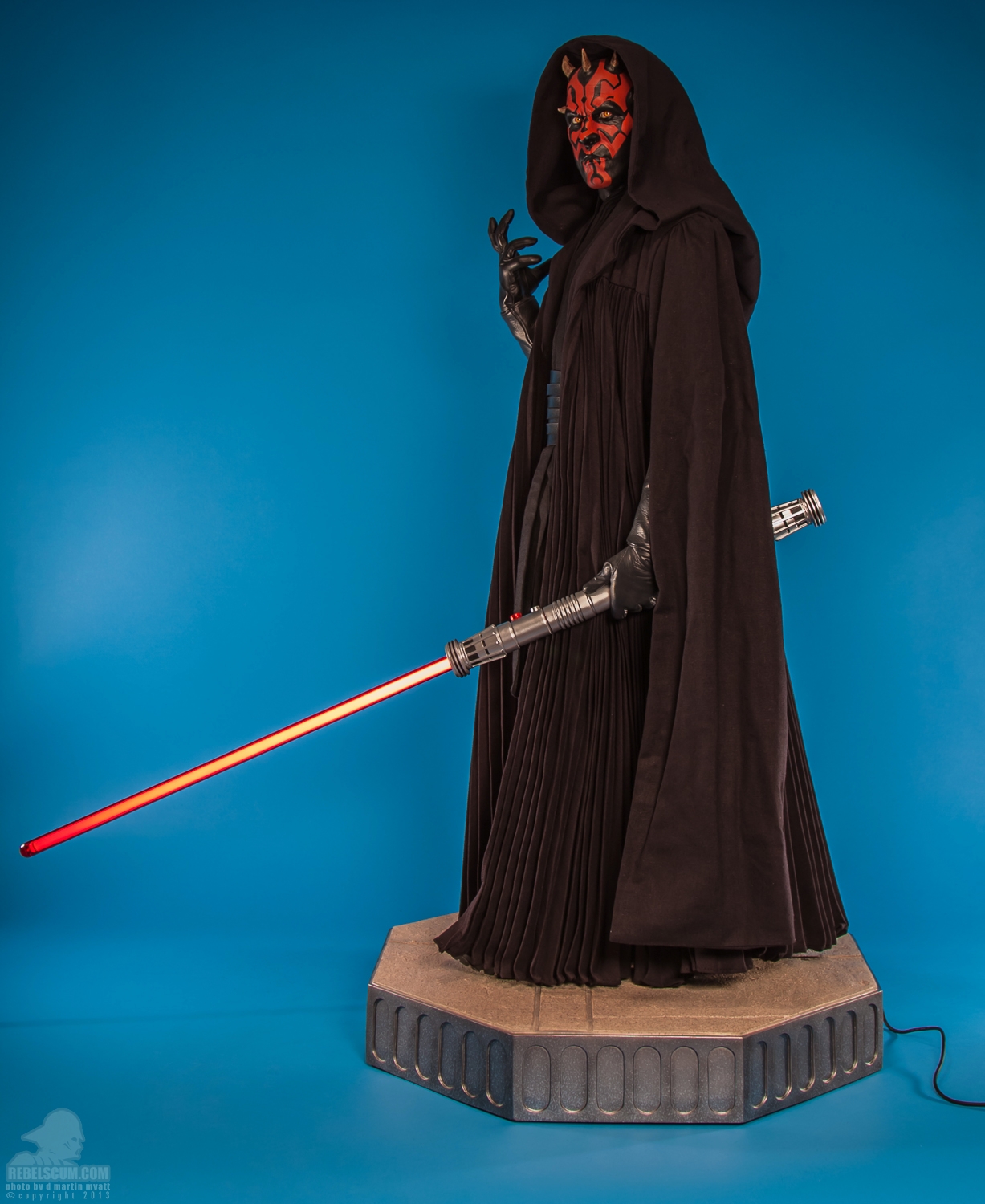 Darth_Maul_Legendary_Scale_Figure_Sideshow_Collectibles-29.jpg