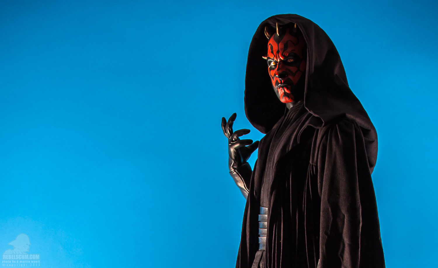 Darth_Maul_Legendary_Scale_Figure_Sideshow_Collectibles-30.jpg