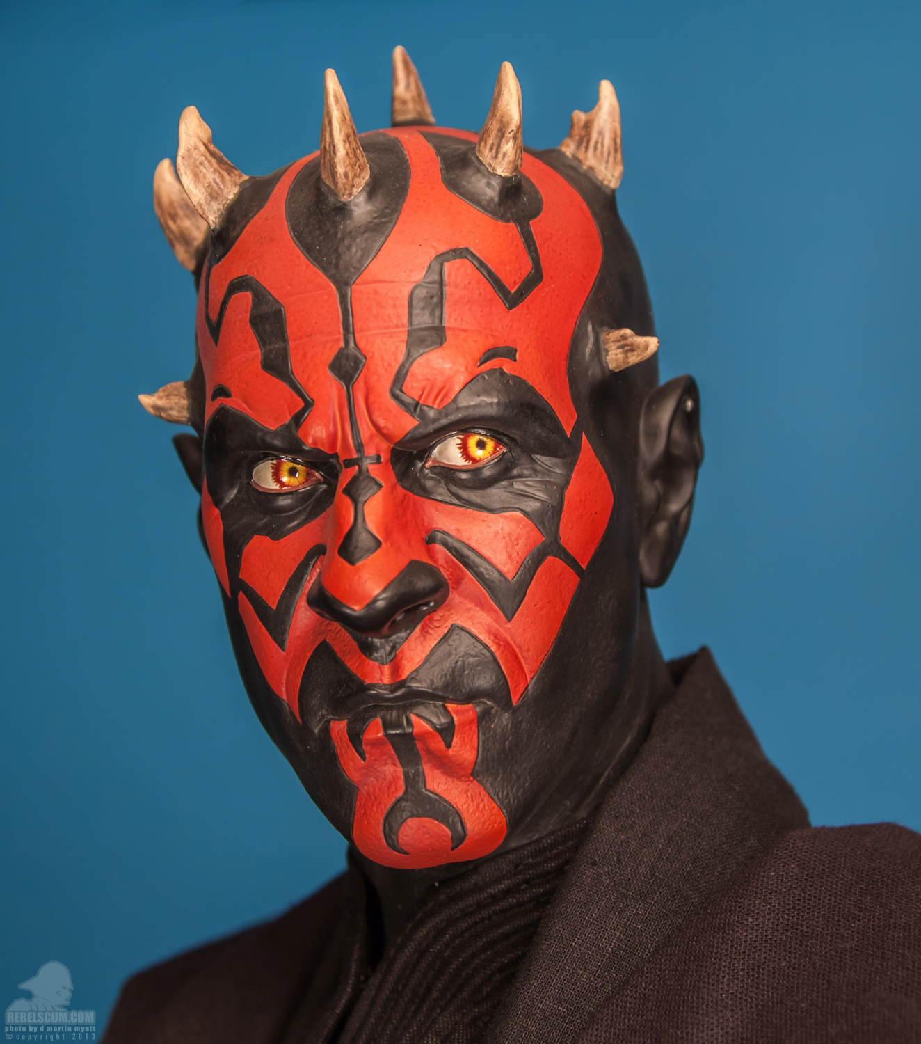 Darth_Maul_Legendary_Scale_Figure_Sideshow_Collectibles-32.jpg