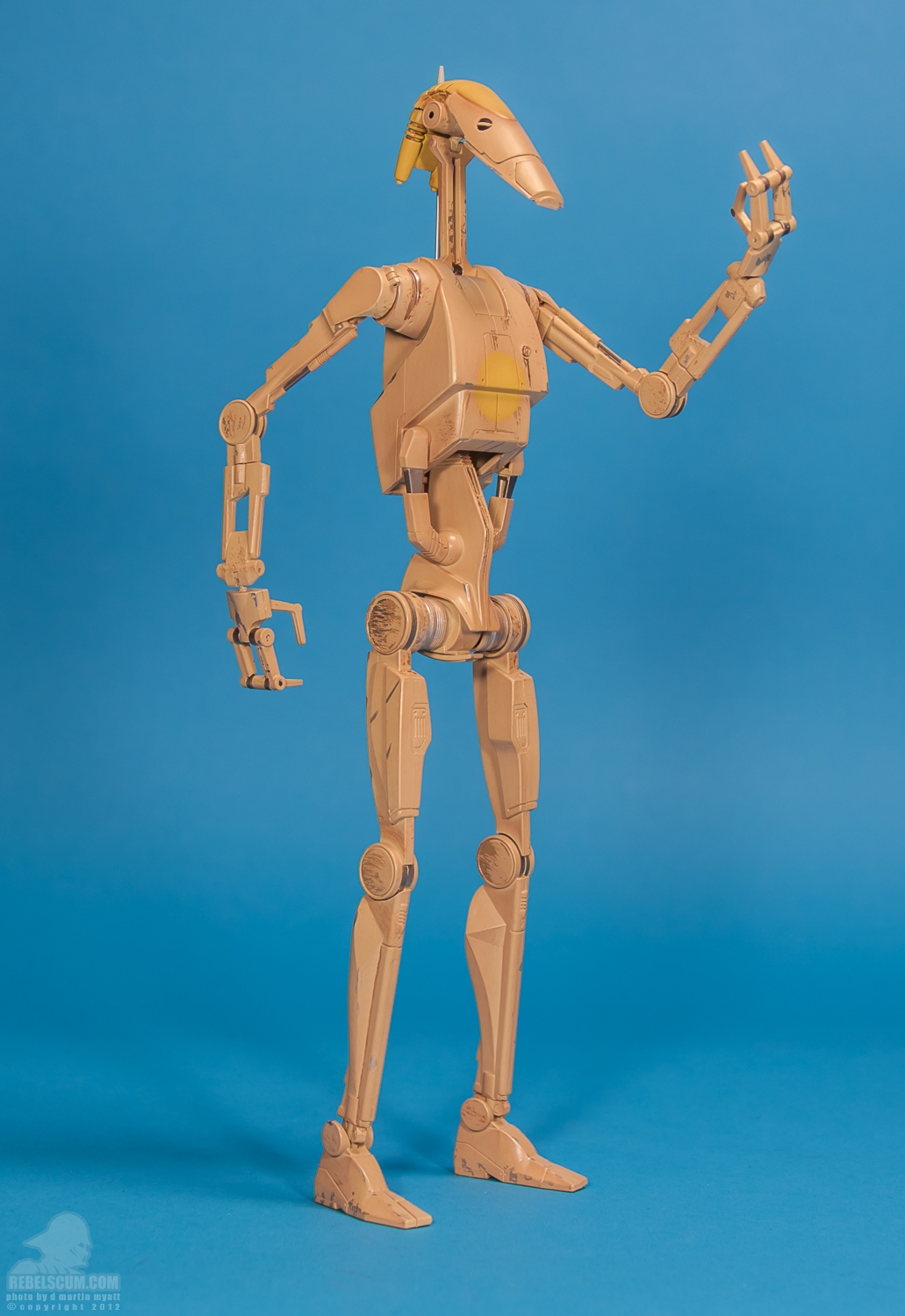 OOM-9_Battle_Droid_Commander_Sideshow_Collectibles-02.jpg