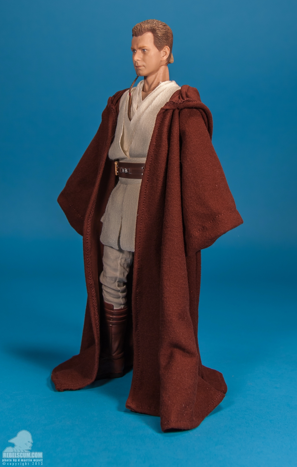 Padawan_Obi-Wan_Kenobi_Sideshow_Collectibles-03.jpg