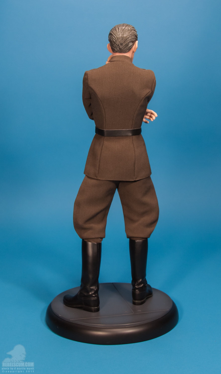 Sideshow_Collectibles_Star_Wars_Grand_Moff_Tarkin_Premium_Format_Figure-04.jpg