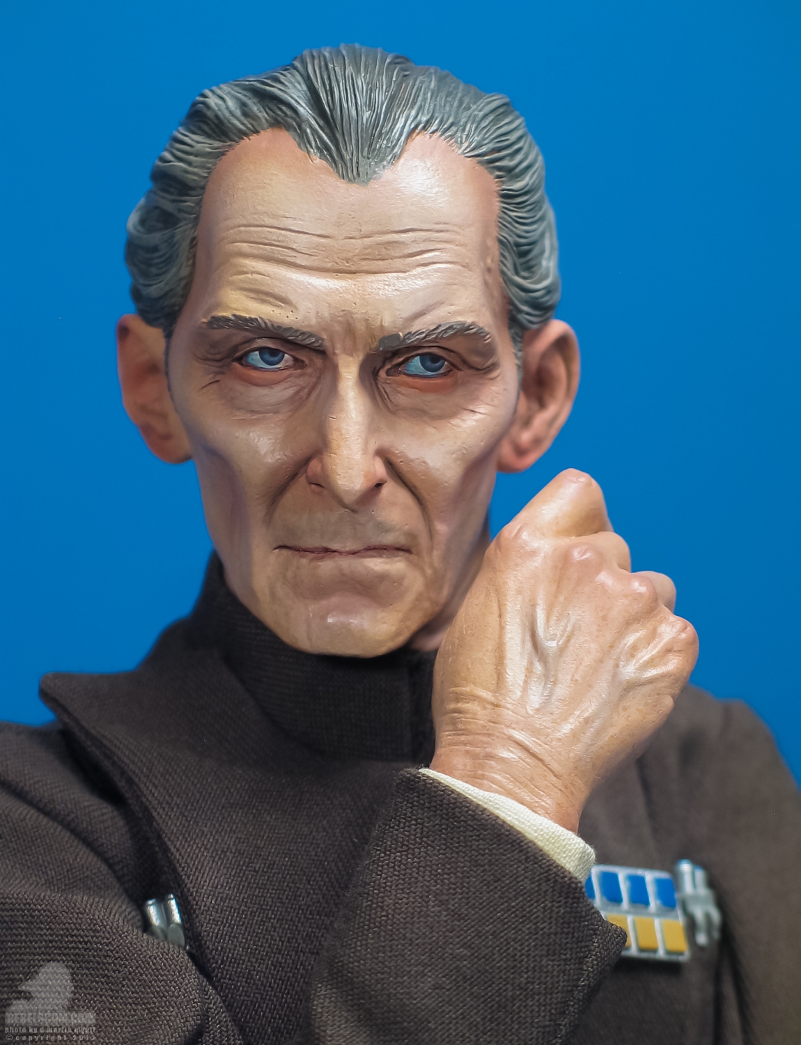 Sideshow_Collectibles_Star_Wars_Grand_Moff_Tarkin_Premium_Format_Figure-05.jpg