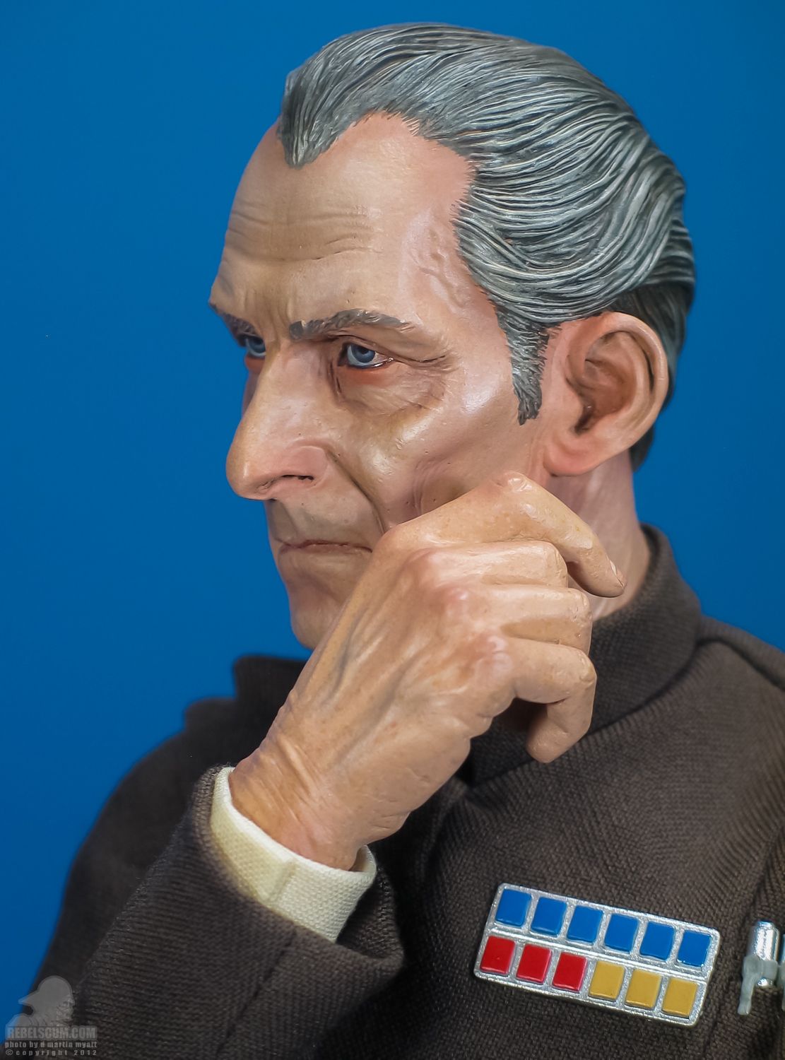 Sideshow_Collectibles_Star_Wars_Grand_Moff_Tarkin_Premium_Format_Figure-07.jpg