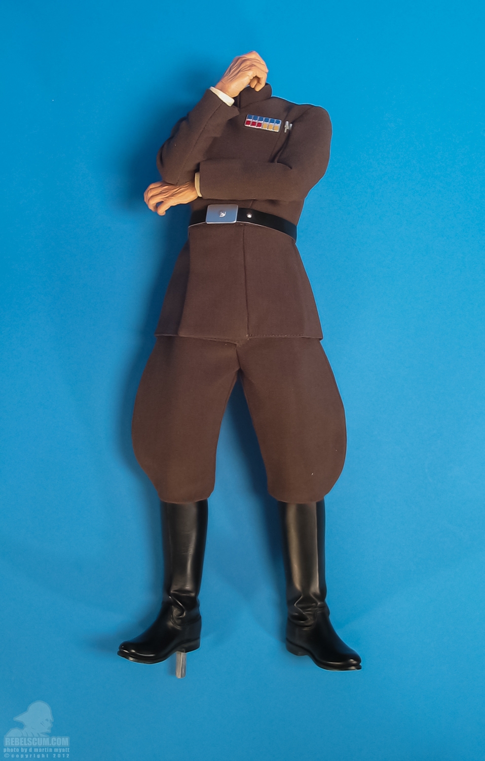 Sideshow_Collectibles_Star_Wars_Grand_Moff_Tarkin_Premium_Format_Figure-13.jpg