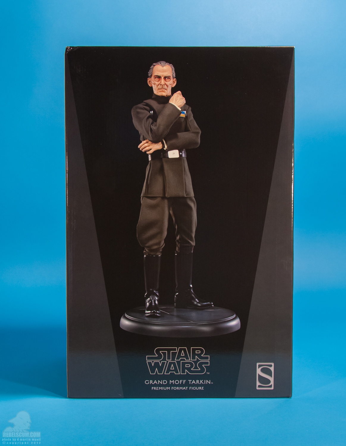 Sideshow_Collectibles_Star_Wars_Grand_Moff_Tarkin_Premium_Format_Figure-28.jpg