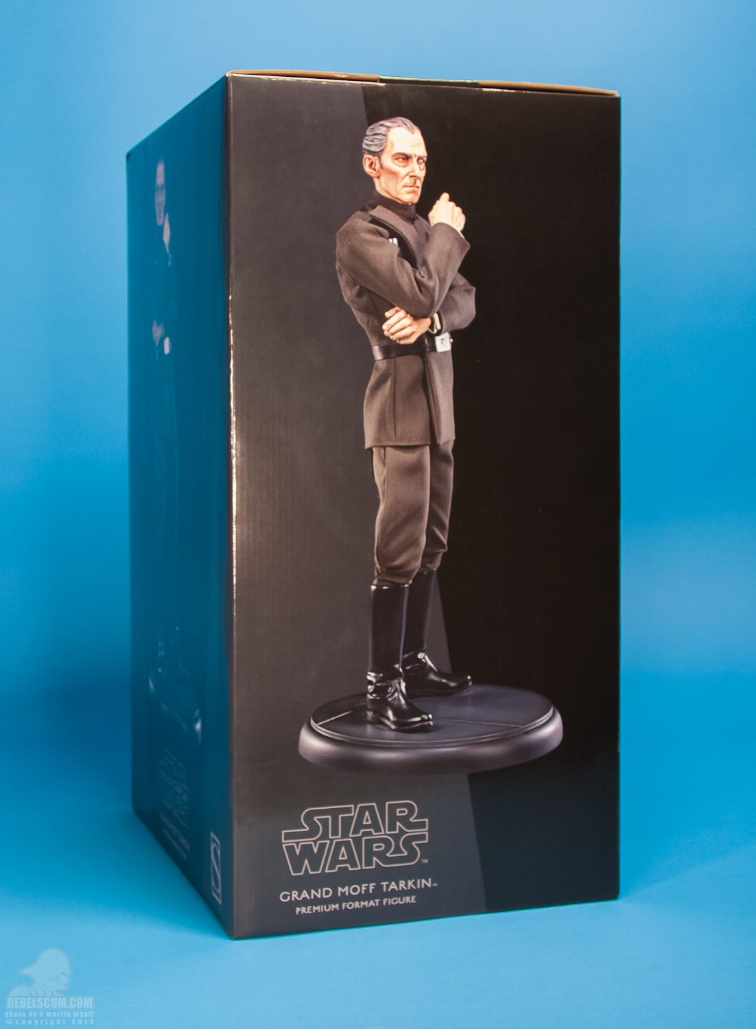 Sideshow_Collectibles_Star_Wars_Grand_Moff_Tarkin_Premium_Format_Figure-30.jpg